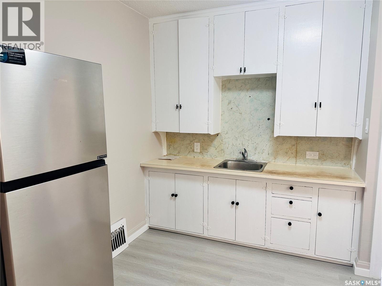 Photo 1 of 1705 Quebec Street, Regina SK
