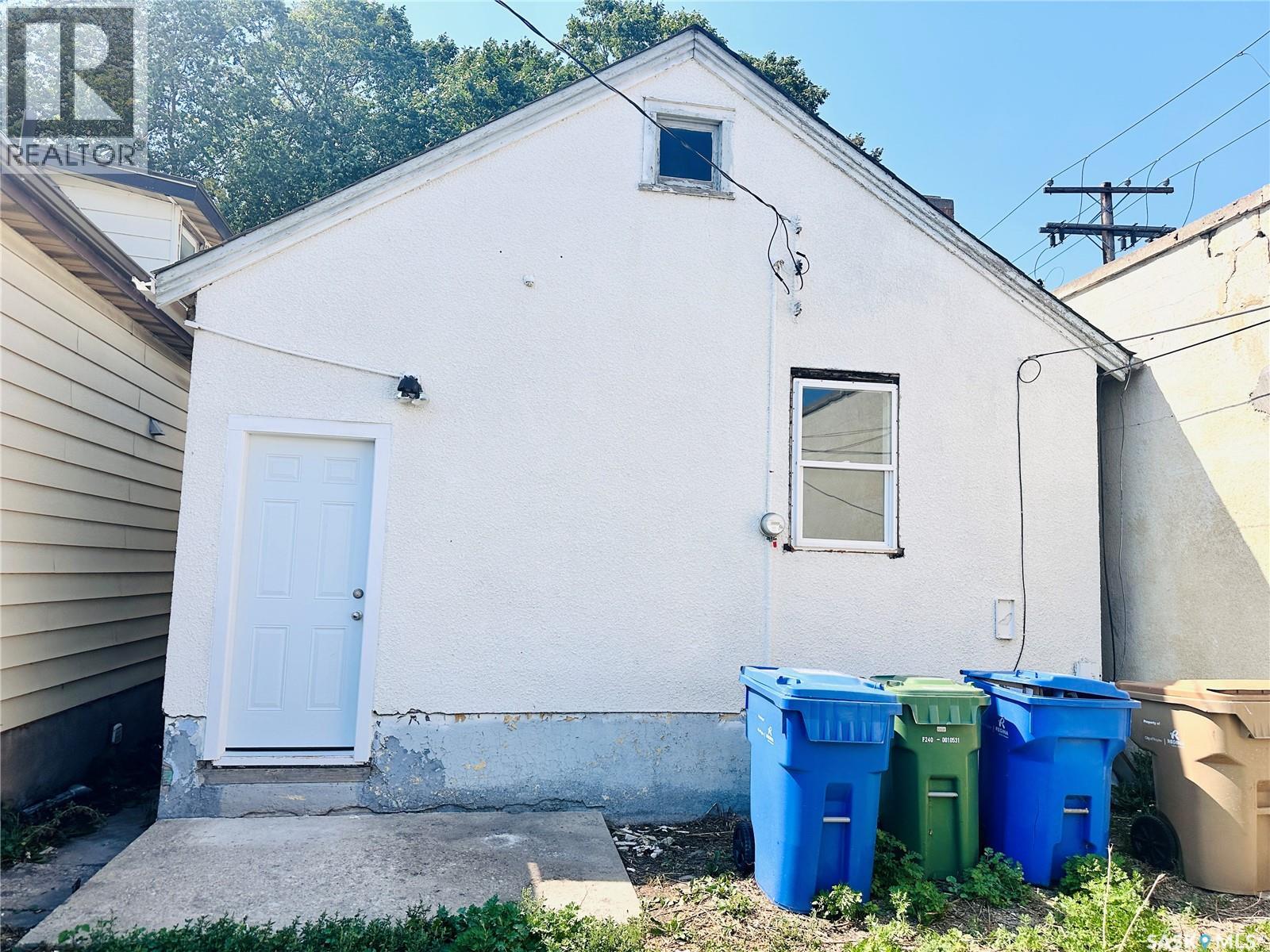 Photo 3 of 1705 Quebec Street, Regina SK