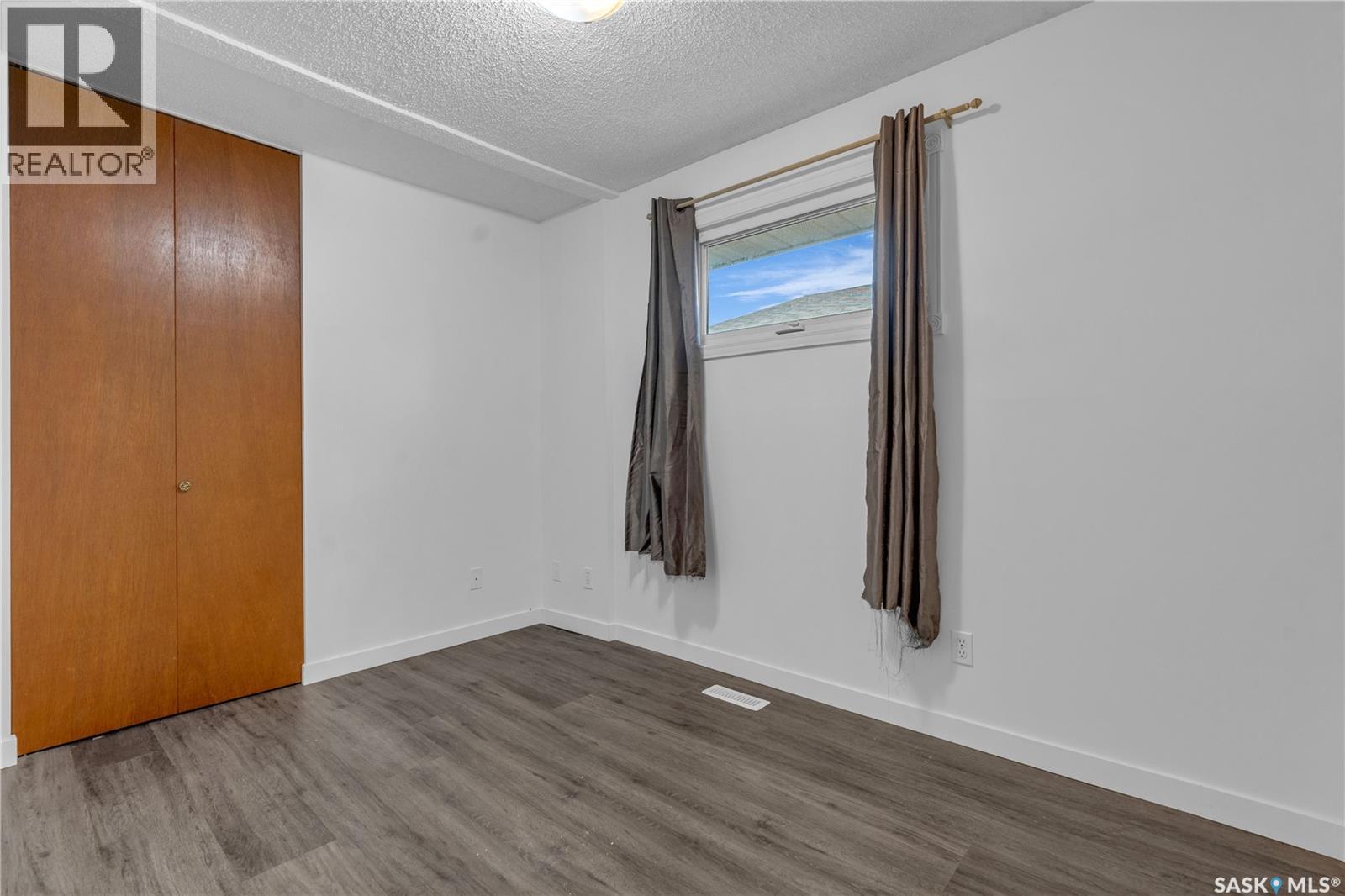 Photo 8 of 125 Fairview Road, Regina SK