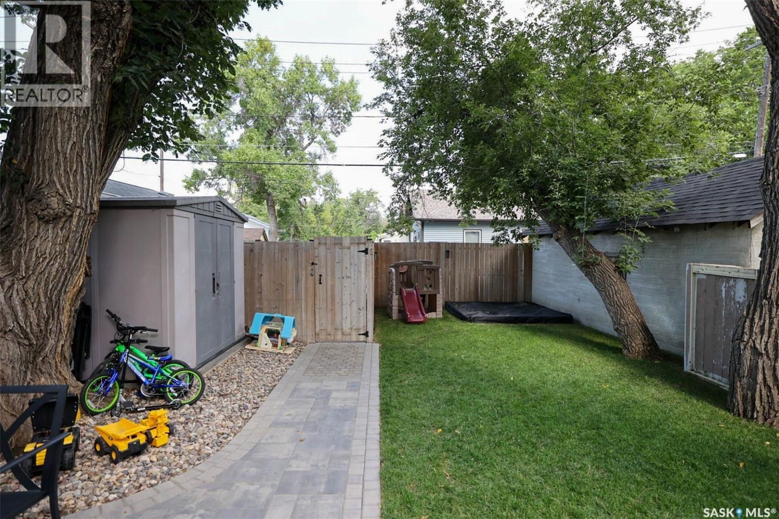 Photo 17 of 3408 Victoria Avenue, Regina SK