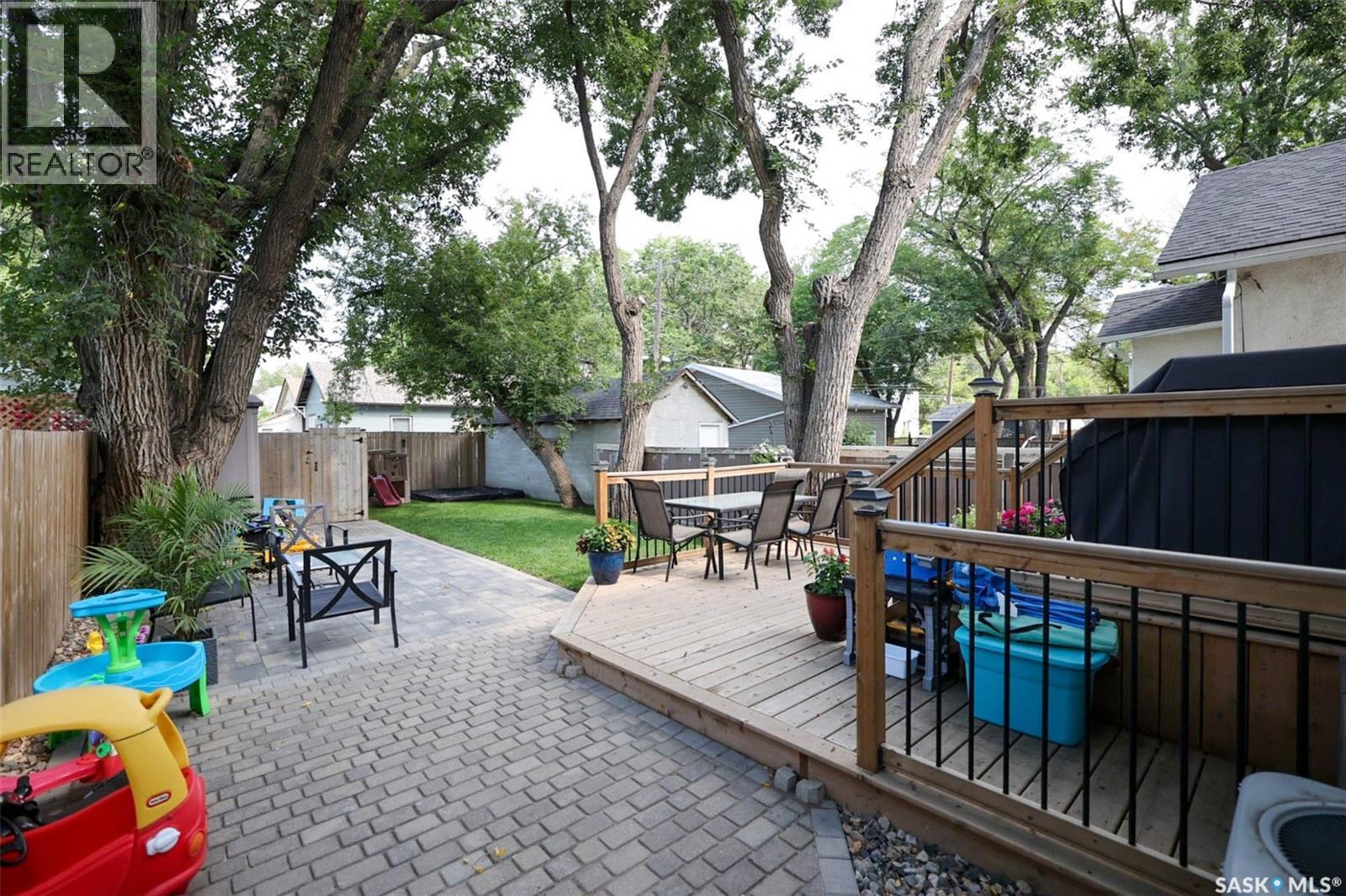 Photo 9 of 3408 Victoria Avenue, Regina SK