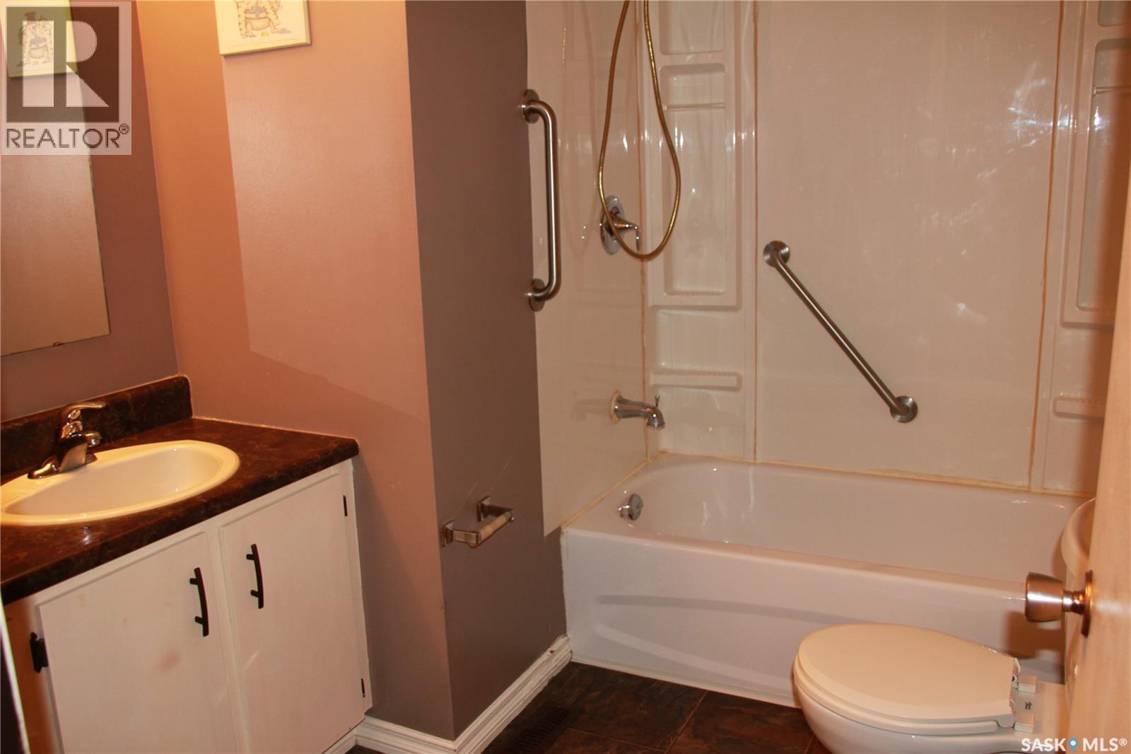 Photo 28 of 915 Rowell Crescent N, Regina SK