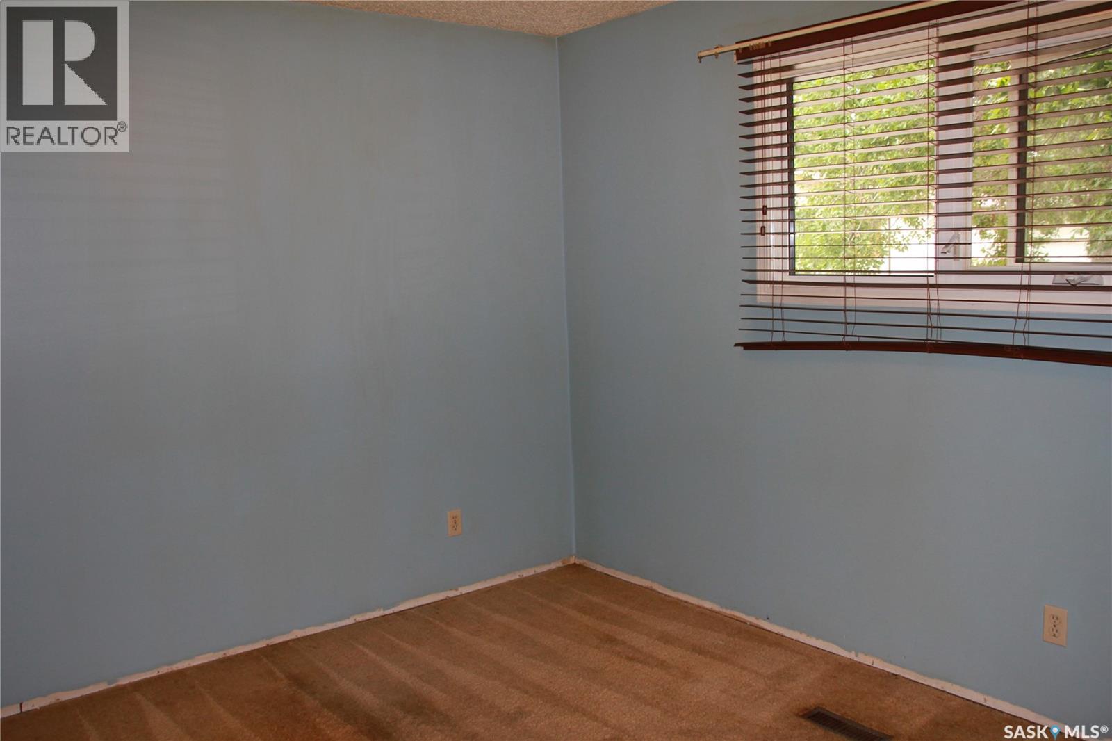 Photo 18 of 915 Rowell Crescent N, Regina SK