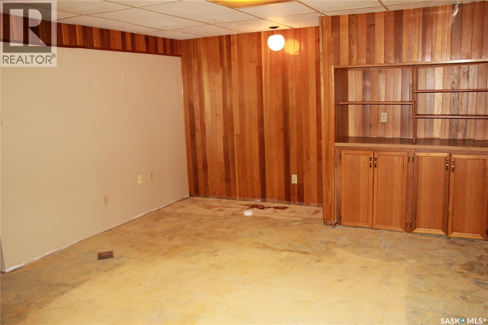 Photo 36 of 915 Rowell Crescent N, Regina SK