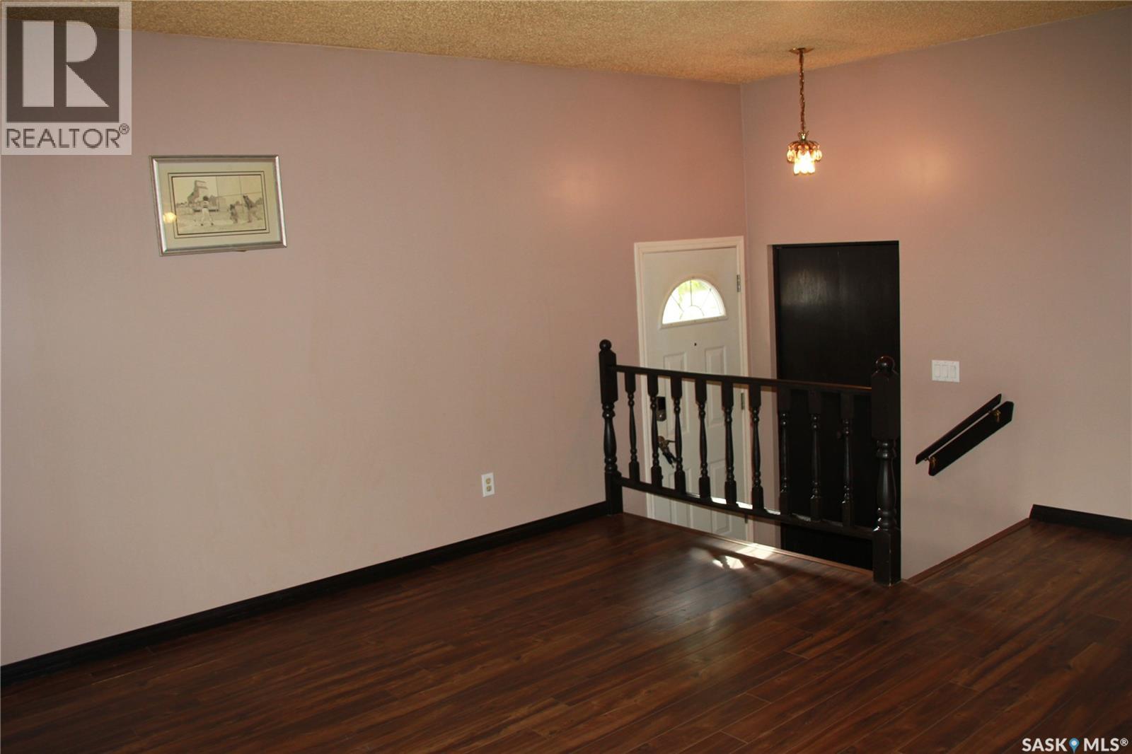 Photo 11 of 915 Rowell Crescent N, Regina SK