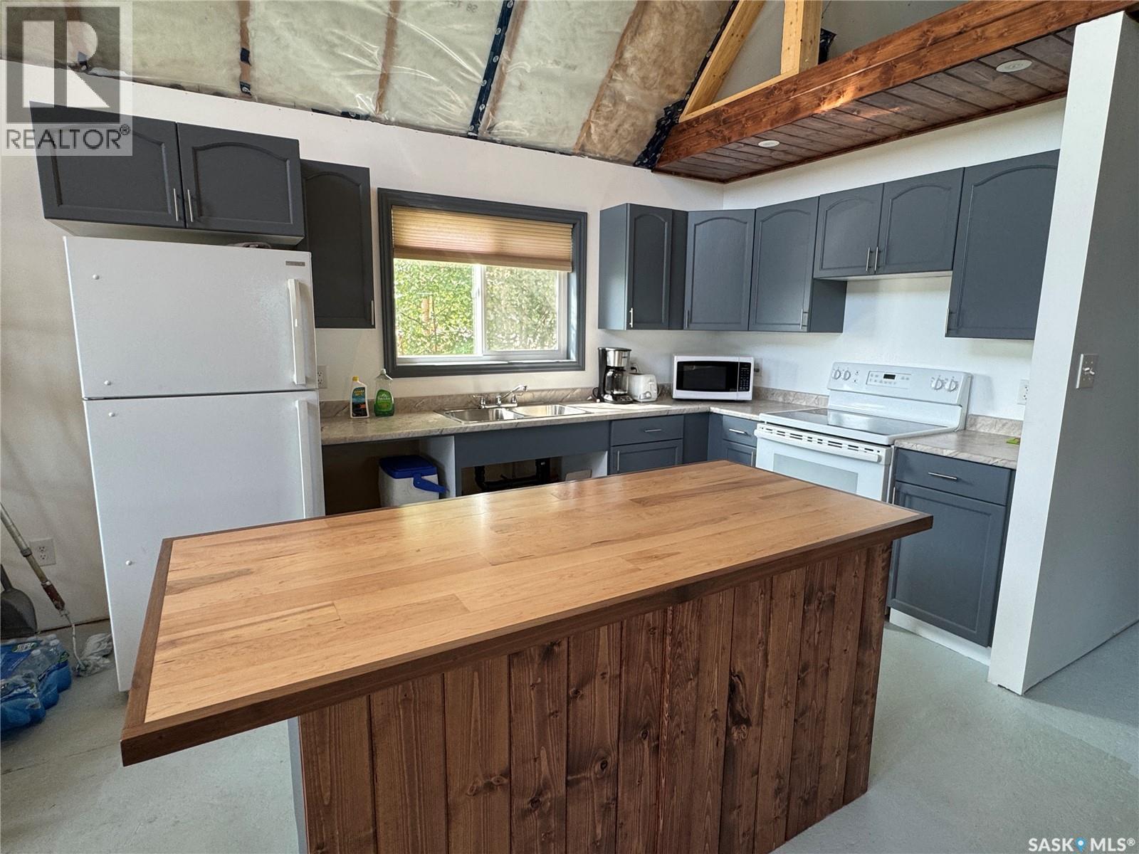 120 Nemeiben ROAD - Photo 2 of 30, Northern Admin District, Saskatchewan