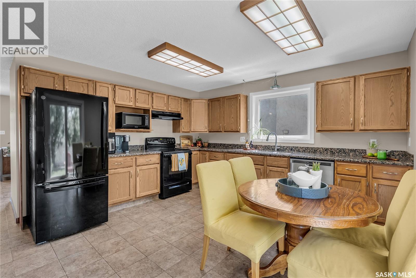 Photo 24 of 502 Brightsand Crescent, Saskatoon SK