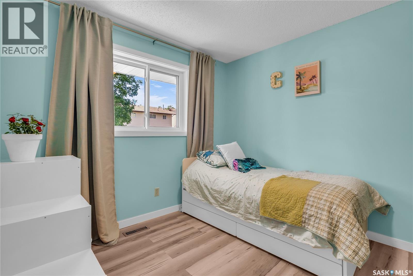 Photo 8 of 502 Brightsand Crescent, Saskatoon SK