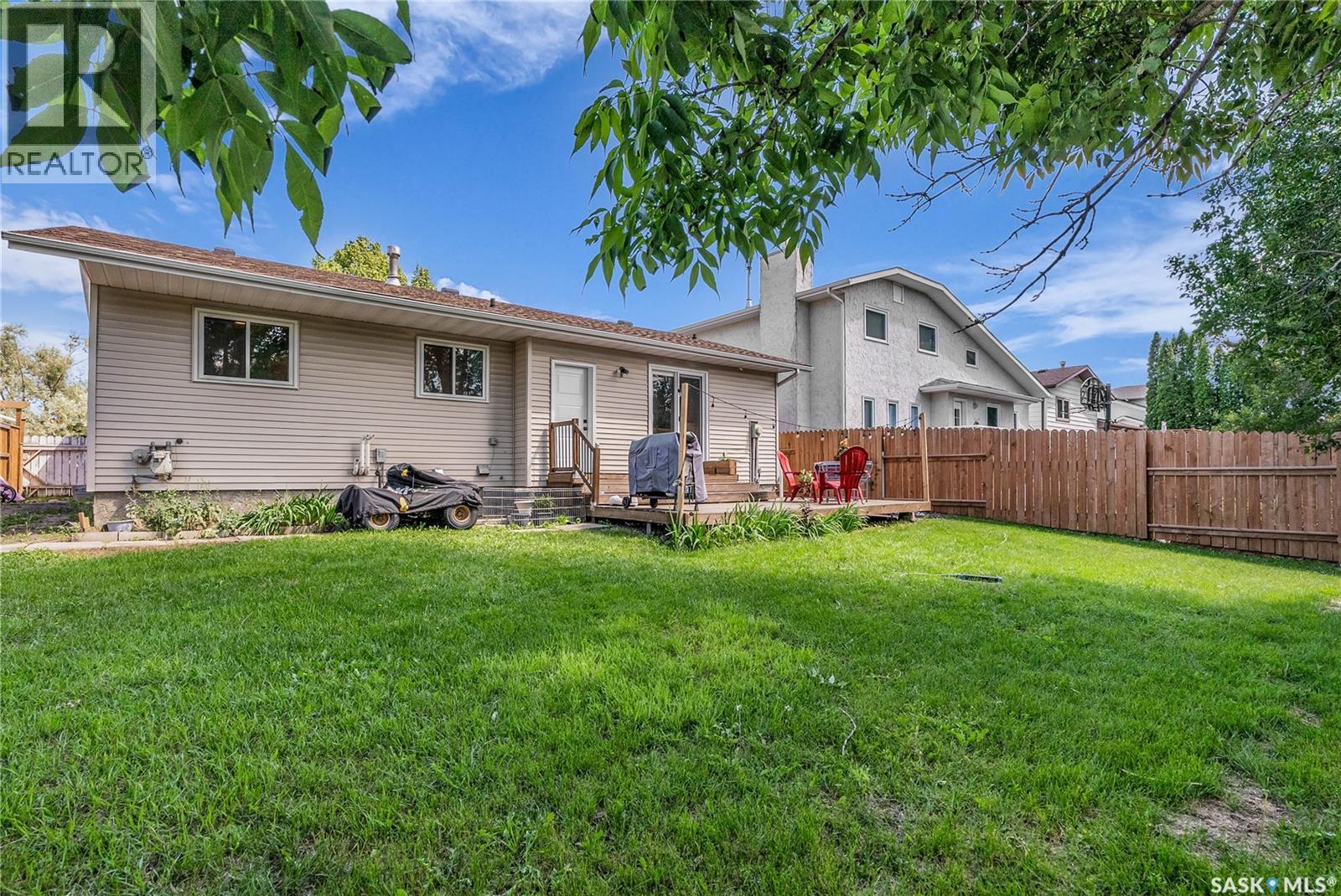 Photo 5 of 502 Brightsand Crescent, Saskatoon SK