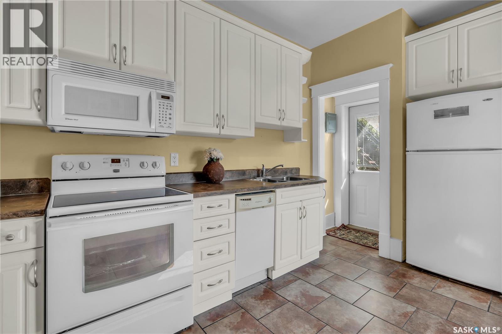 Photo 21 of 14 2201 14th Avenue, Regina SK
