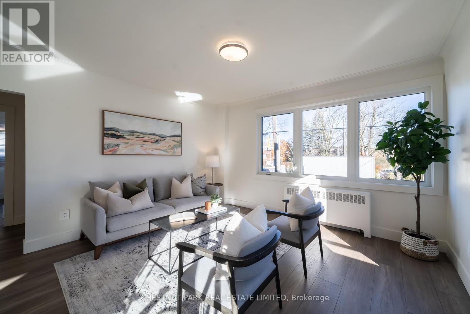 Photo 12 of 2 1492 Avenue Road, Toronto ON