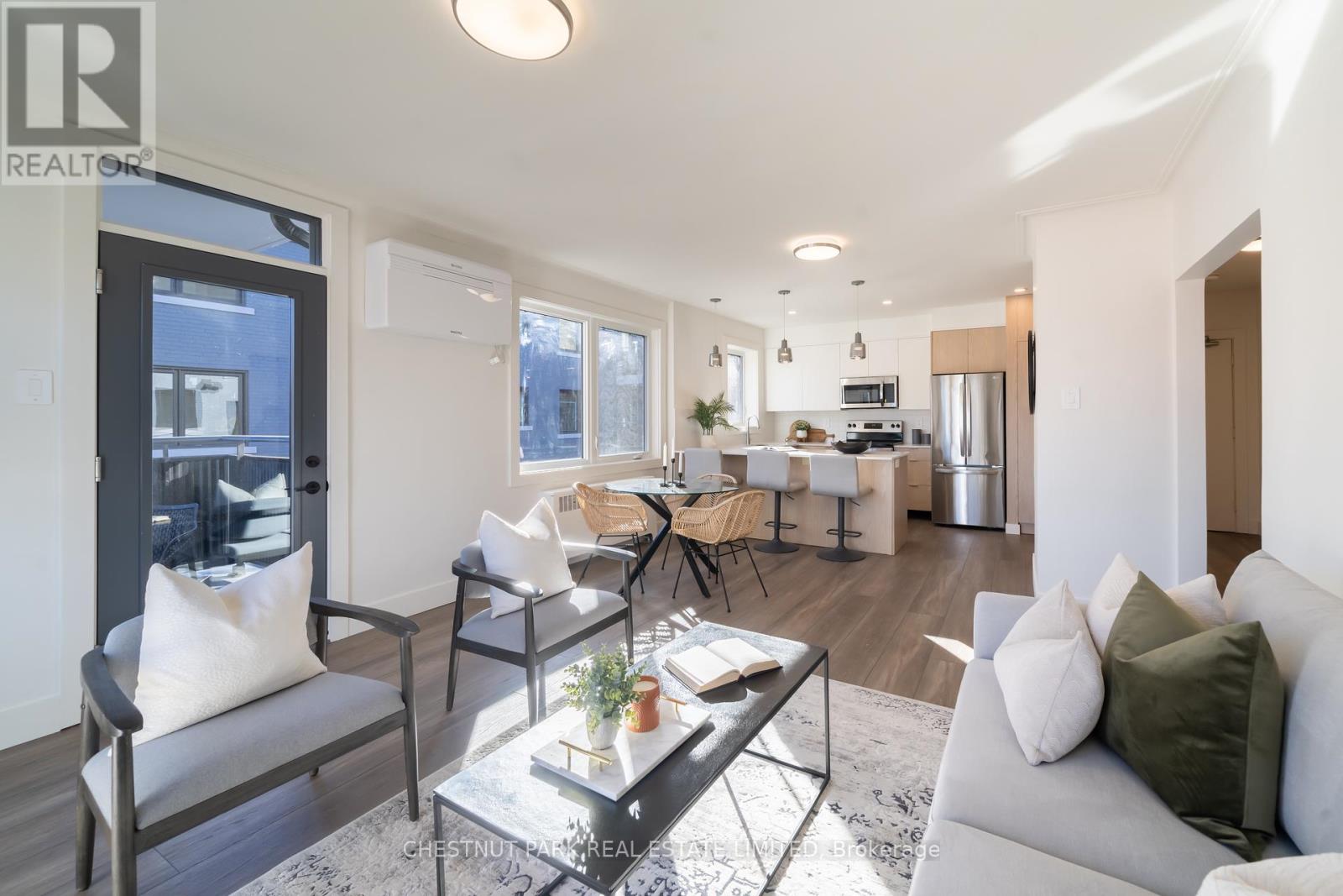 Photo 11 of 3 1450 Avenue Road, Toronto ON