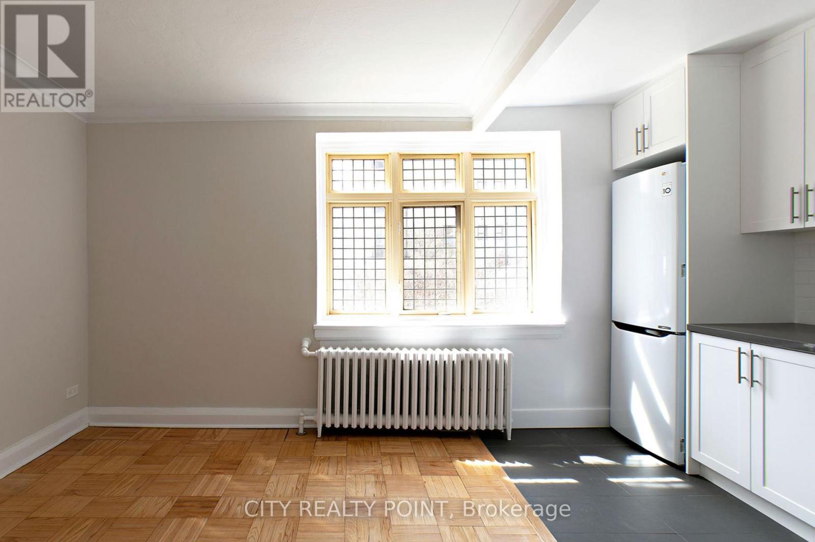 Photo 2 of 221 398 Avenue Road, Toronto ON