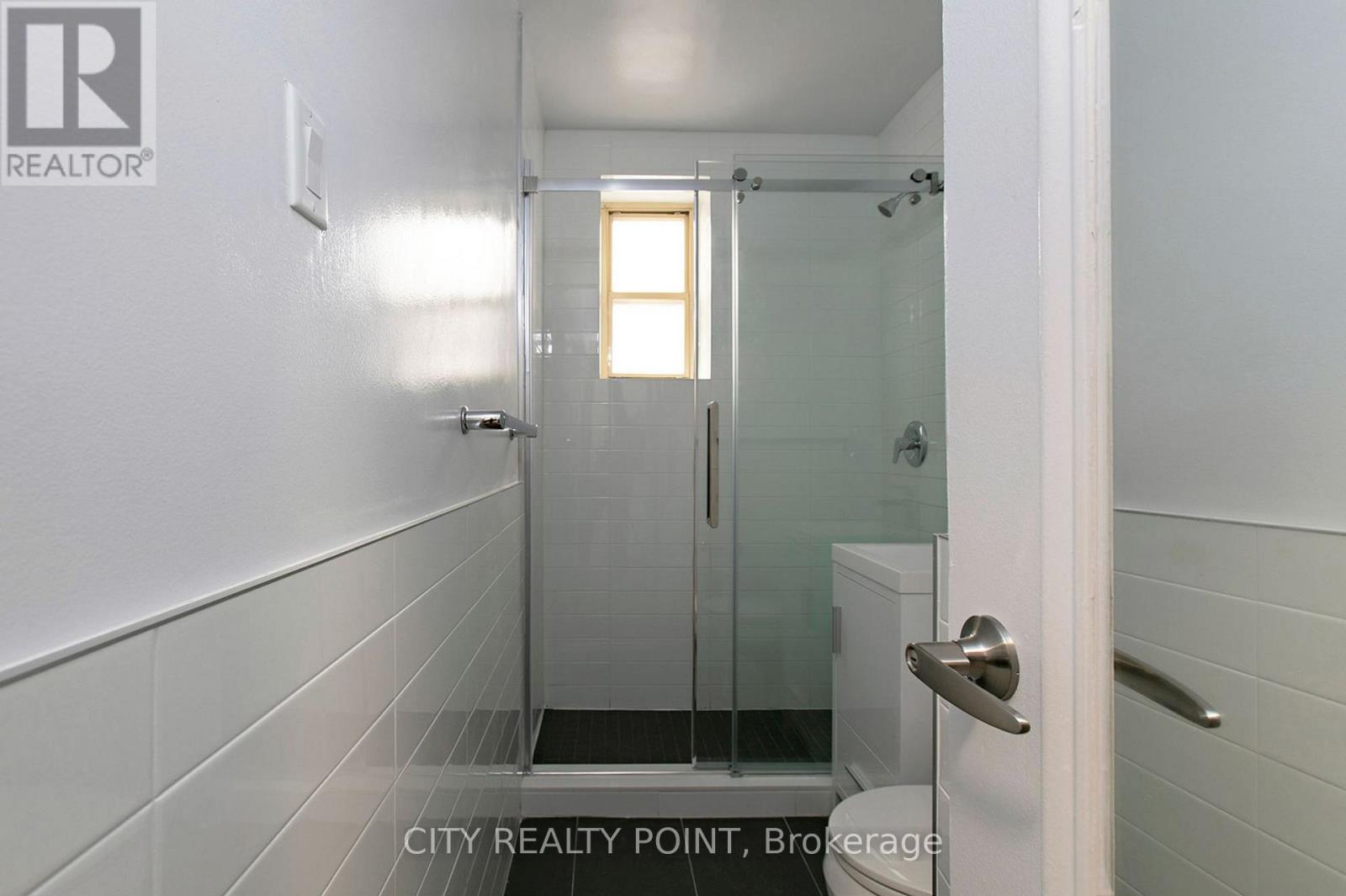 Photo 5 of 221 398 Avenue Road, Toronto ON