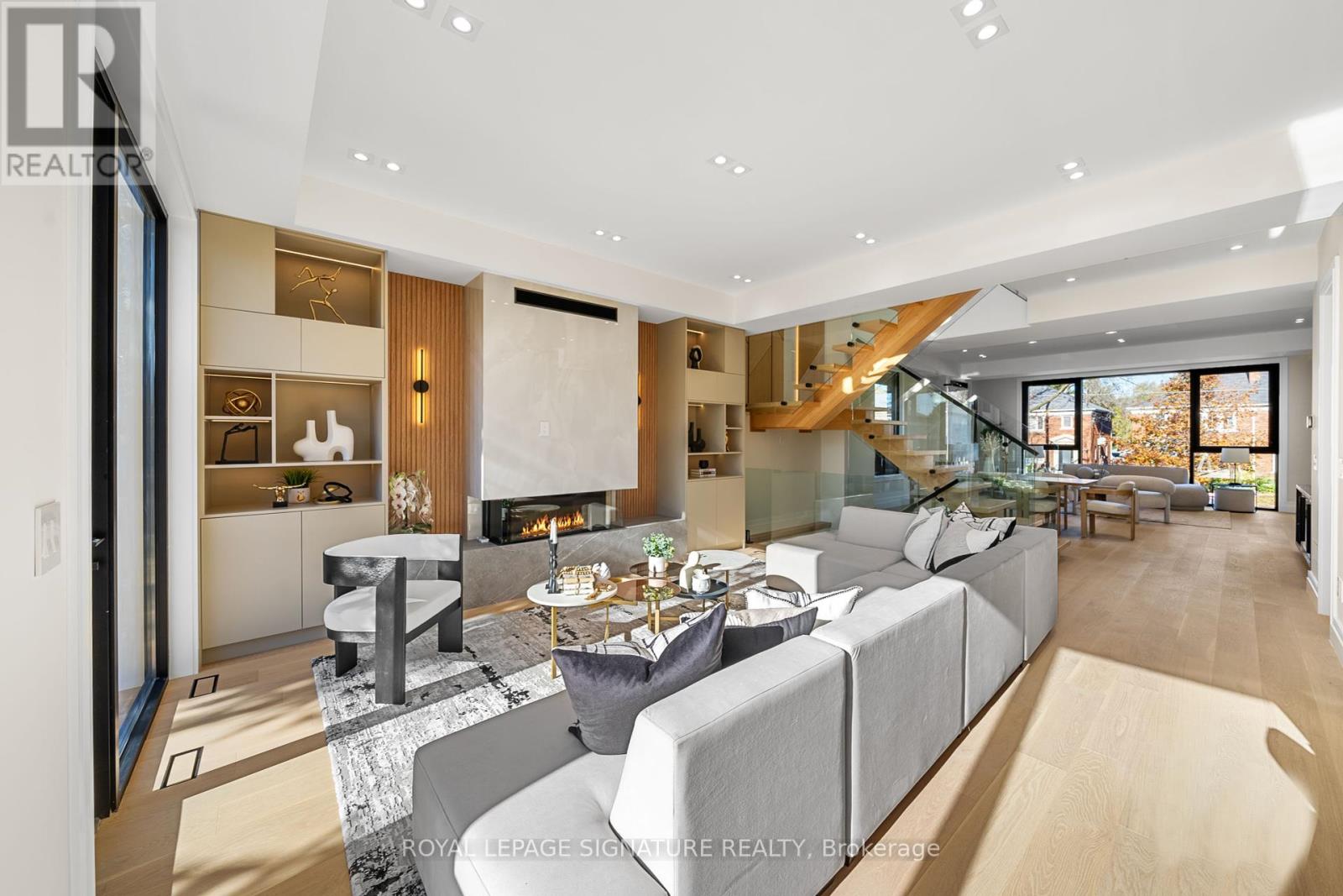 Photo 12 of 551 Broadway Avenue, Toronto ON