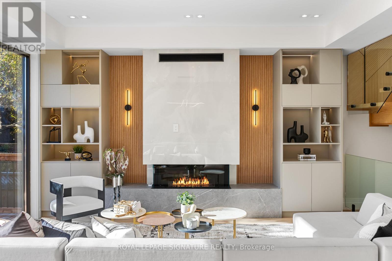 Photo 13 of 551 Broadway Avenue, Toronto ON