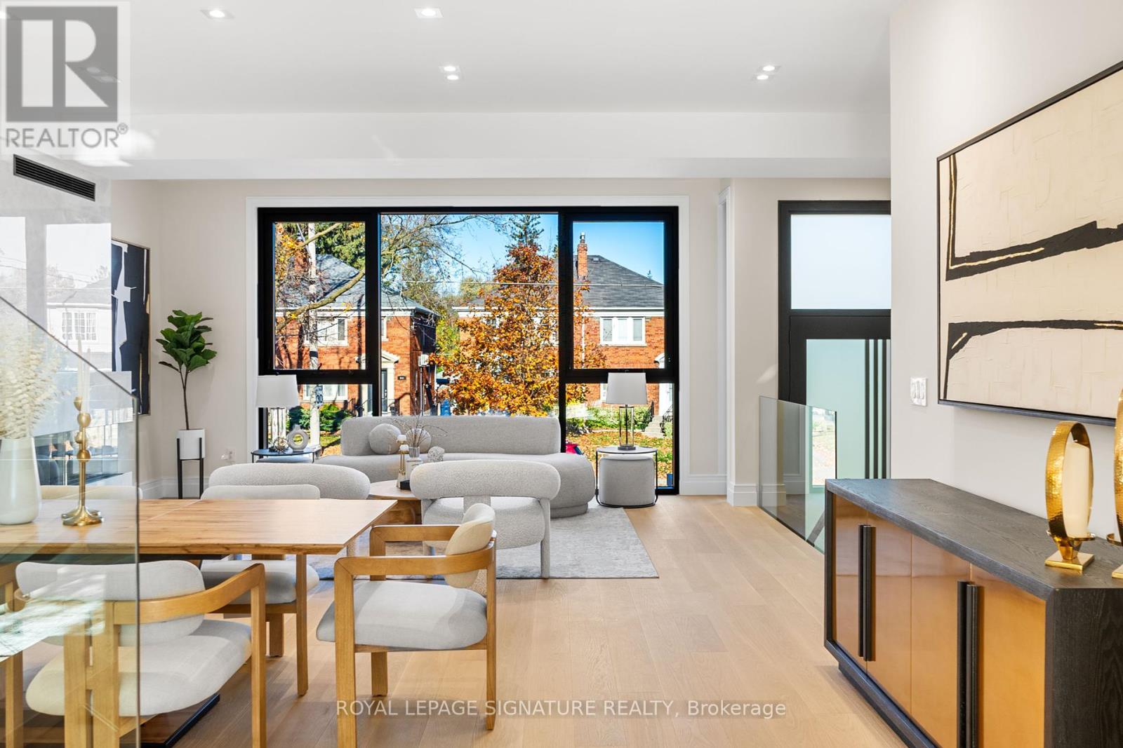 Photo 8 of 551 Broadway Avenue, Toronto ON