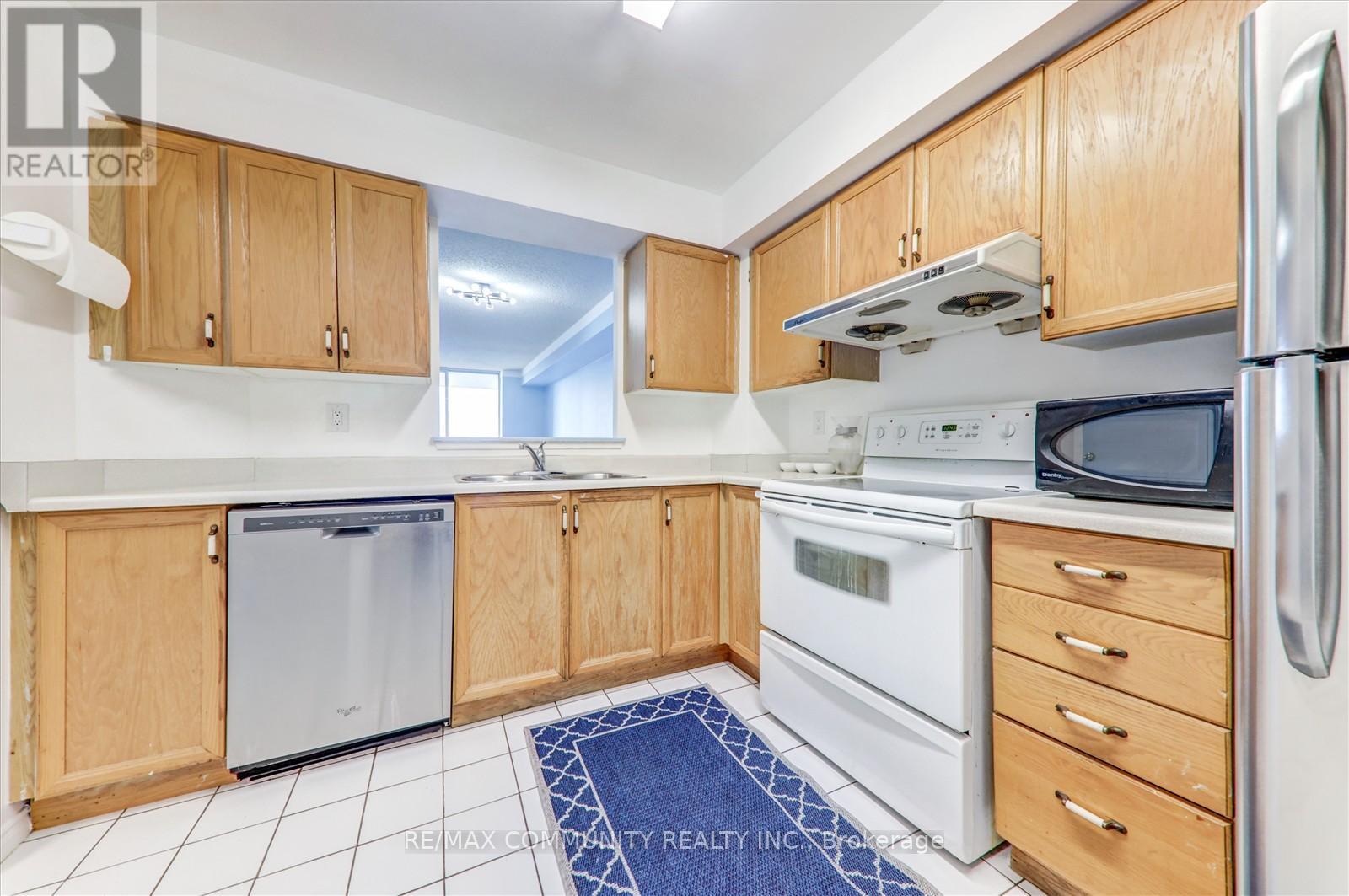 Photo 10 of 705 410 Mclevin Avenue, Toronto ON