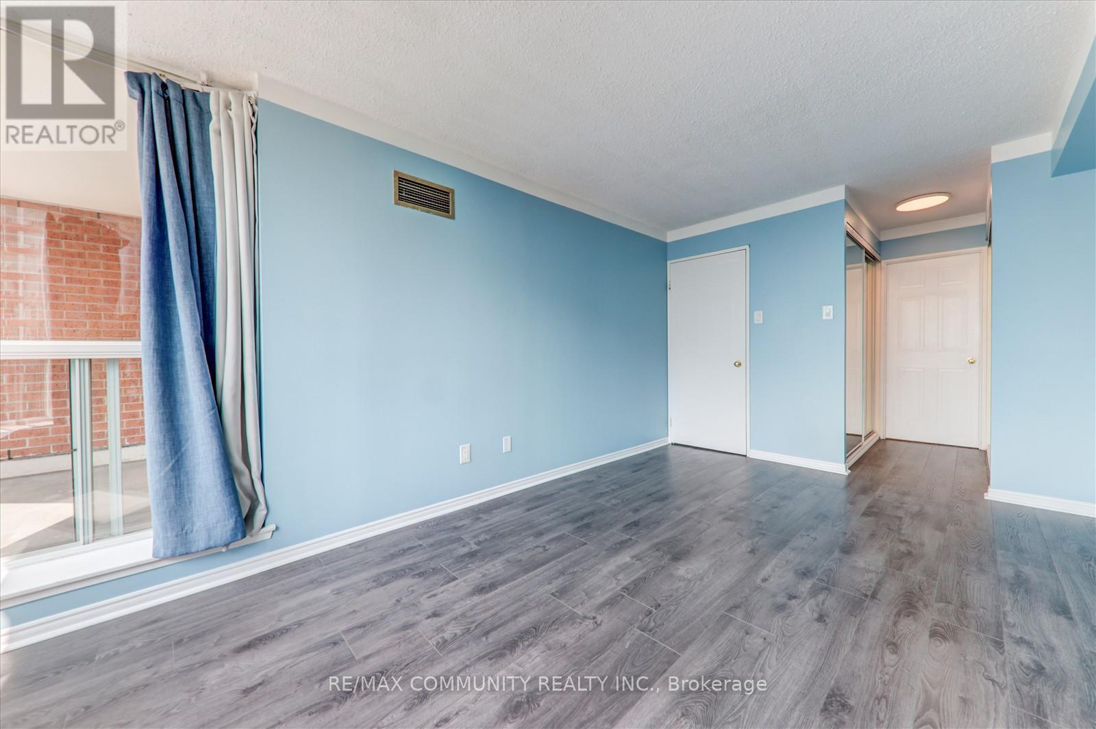 Photo 19 of 705 410 Mclevin Avenue, Toronto ON