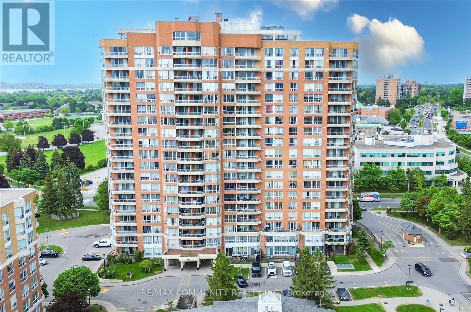 Photo 2 of 705 410 Mclevin Avenue, Toronto ON
