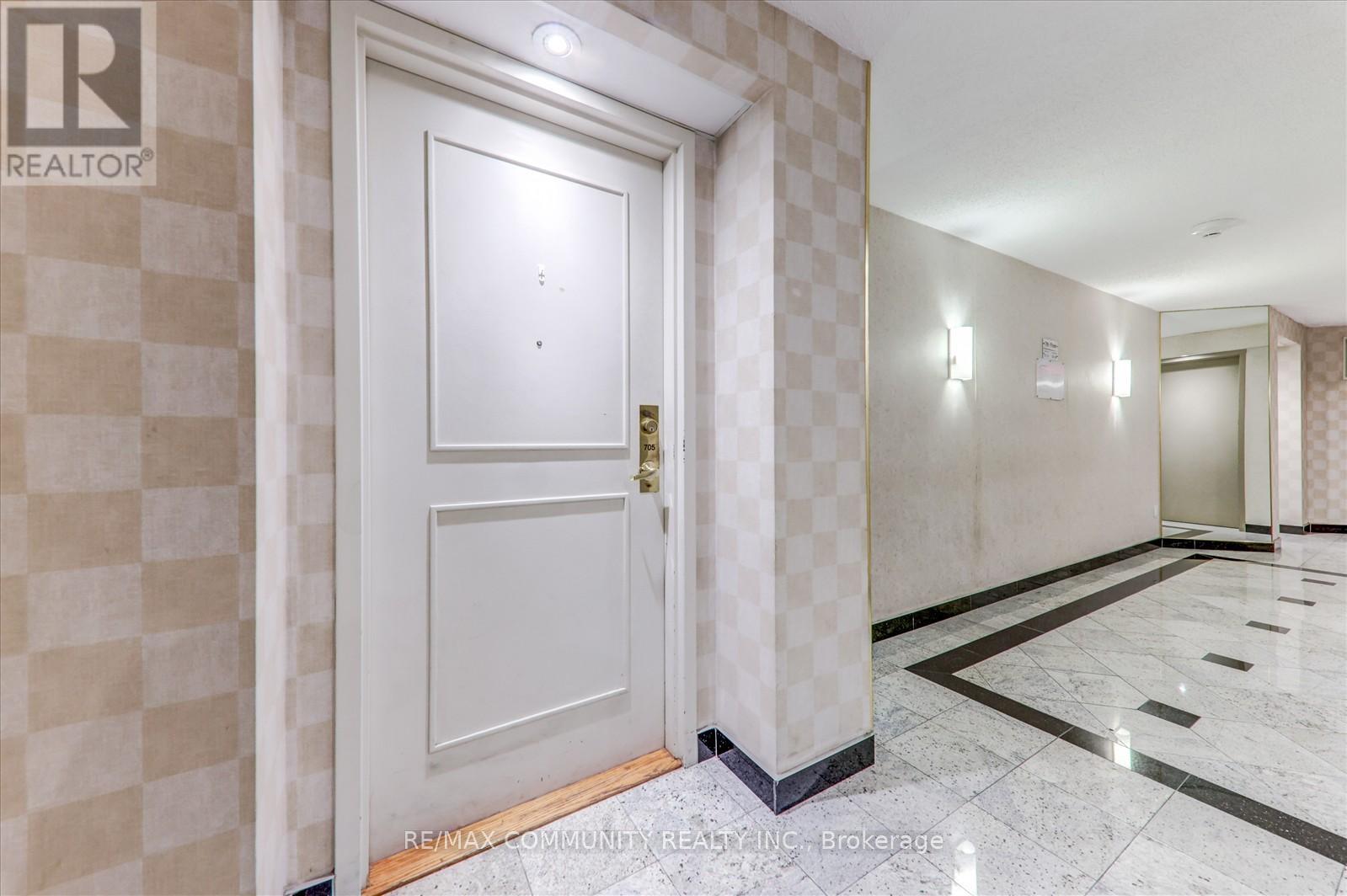 Photo 6 of 705 410 Mclevin Avenue, Toronto ON