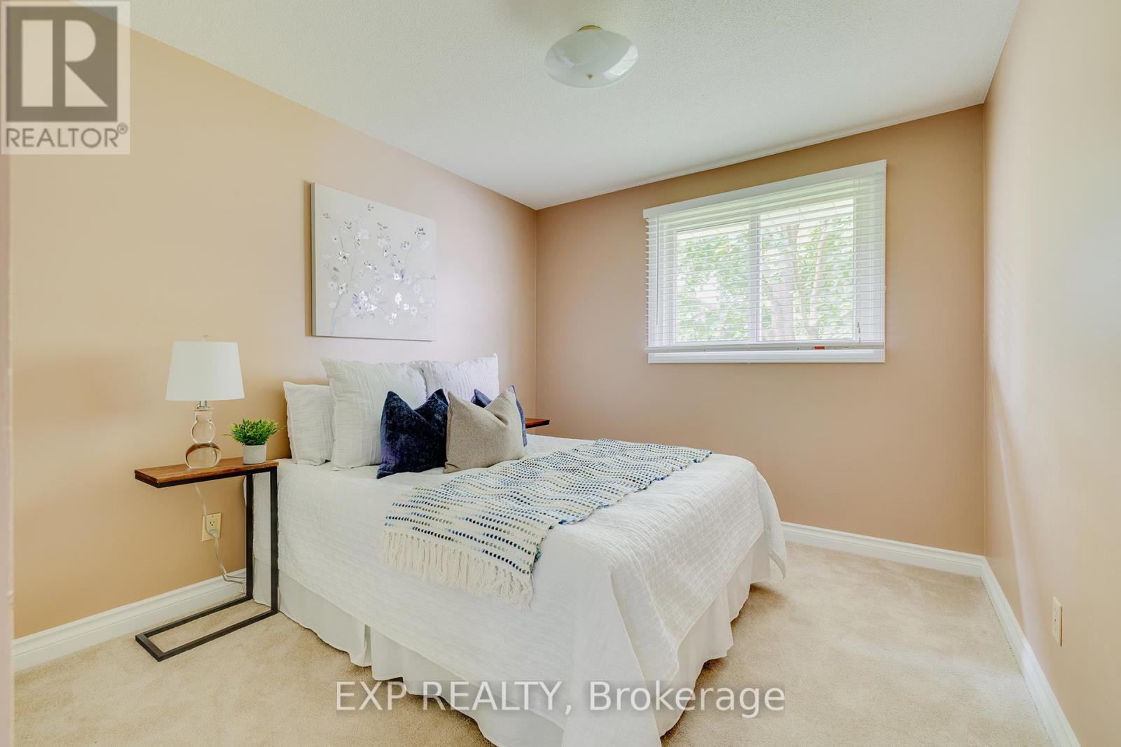 Photo 12 of 15 Laguna Crescent, St Catharines ON
