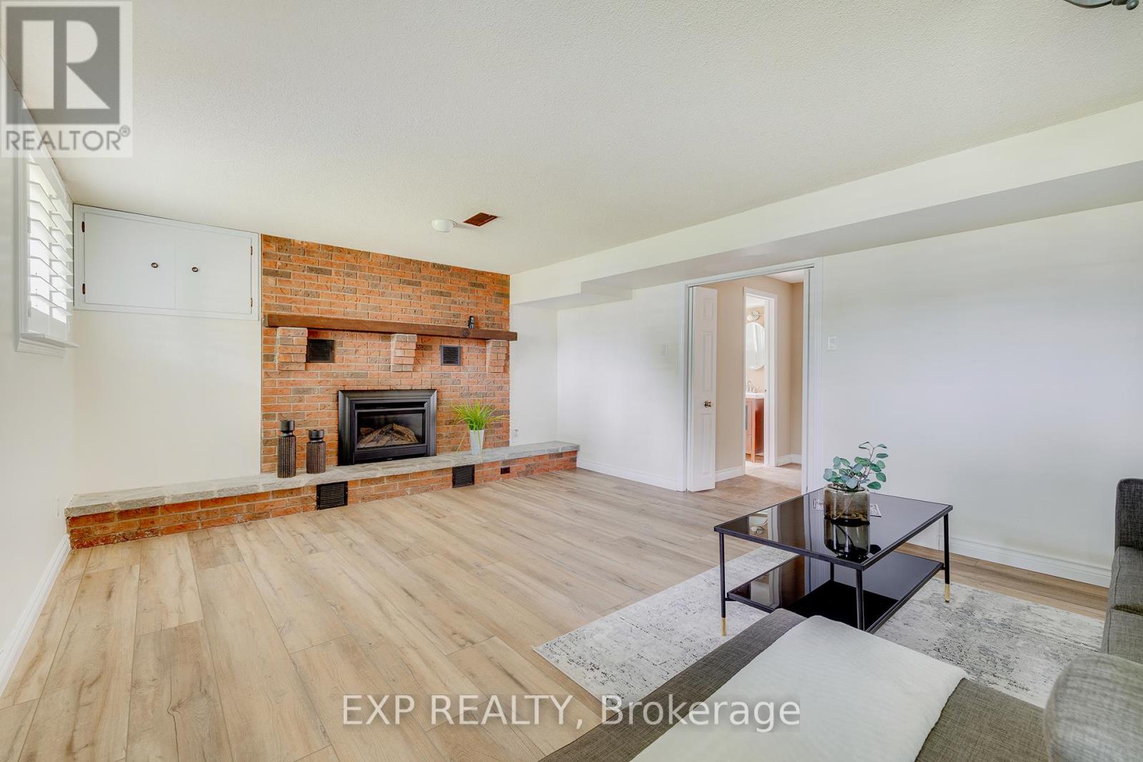 Photo 16 of 15 Laguna Crescent, St Catharines ON