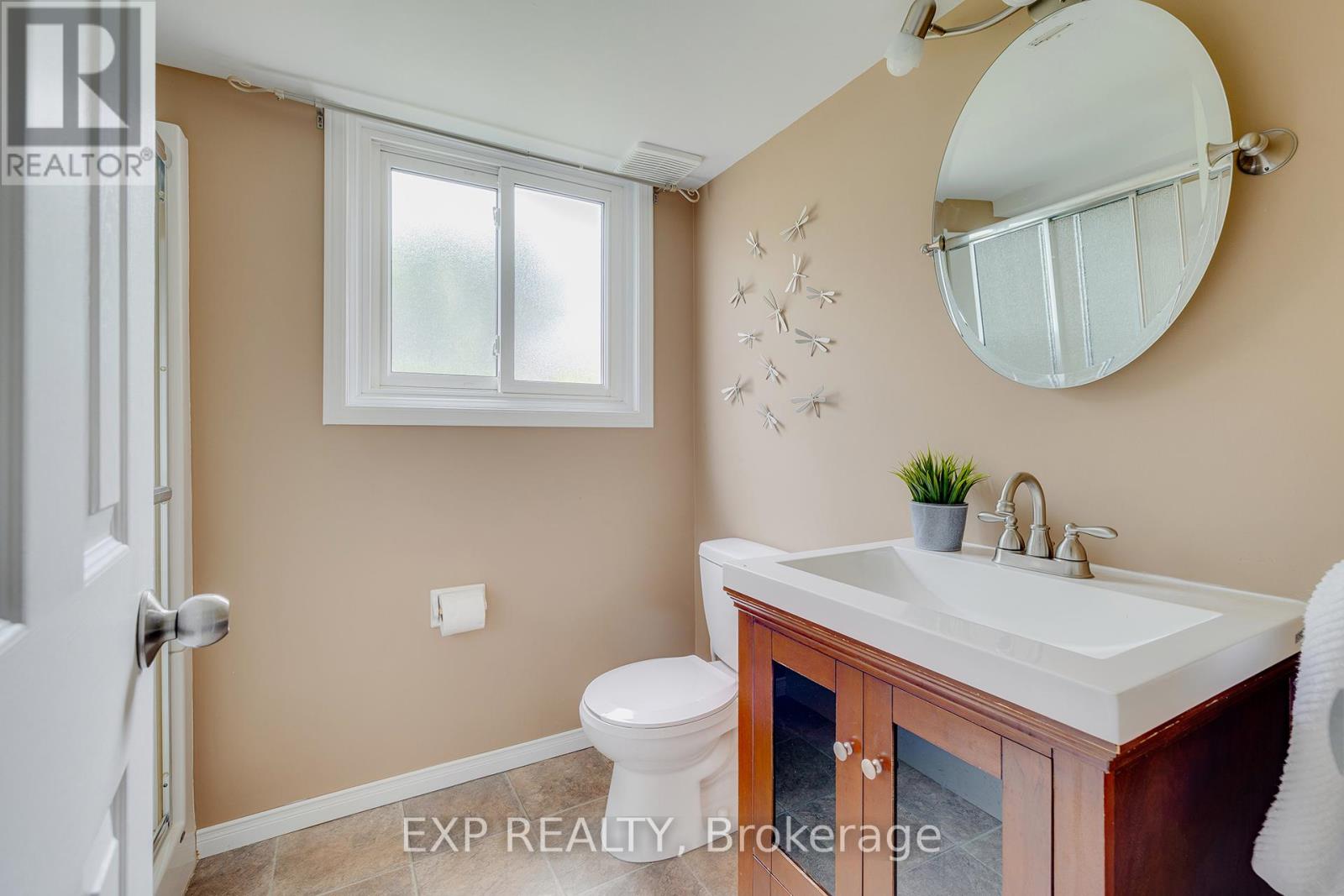 Photo 20 of 15 Laguna Crescent, St Catharines ON