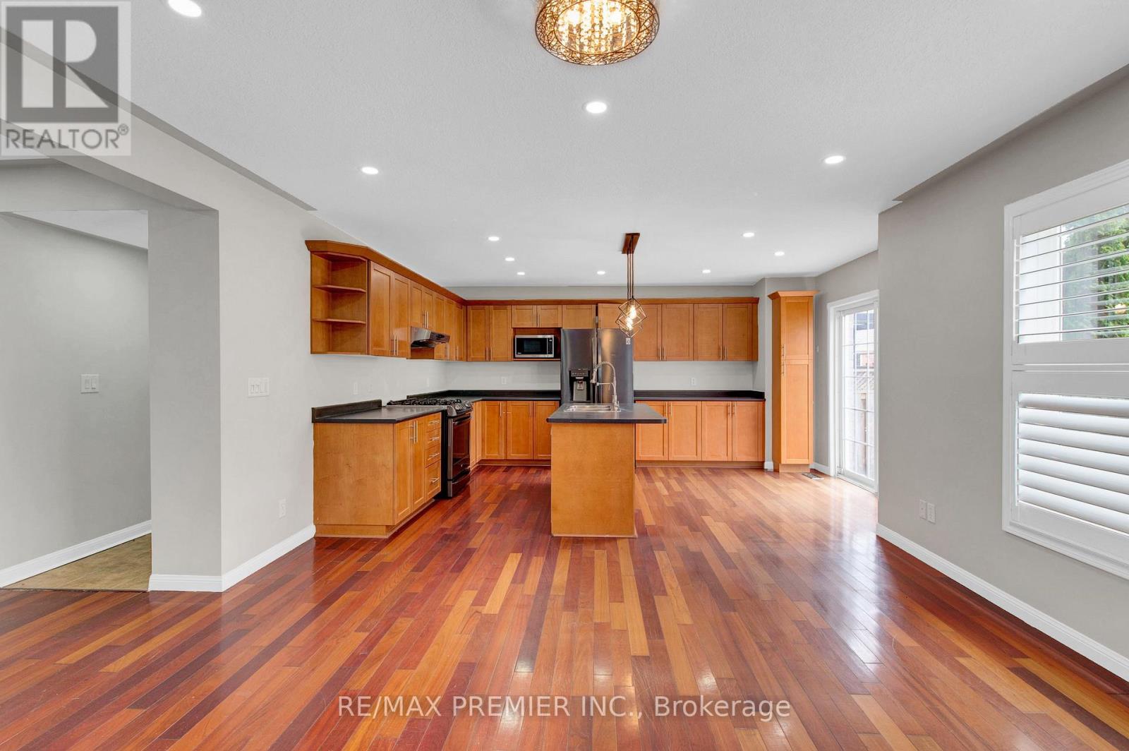 Photo 25 of 215 Garth Massey Drive, Cambridge ON