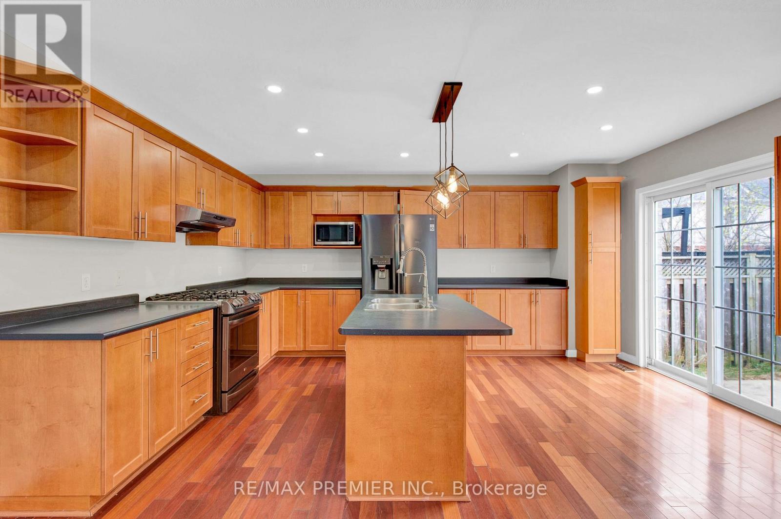 Photo 13 of 215 Garth Massey Drive, Cambridge ON