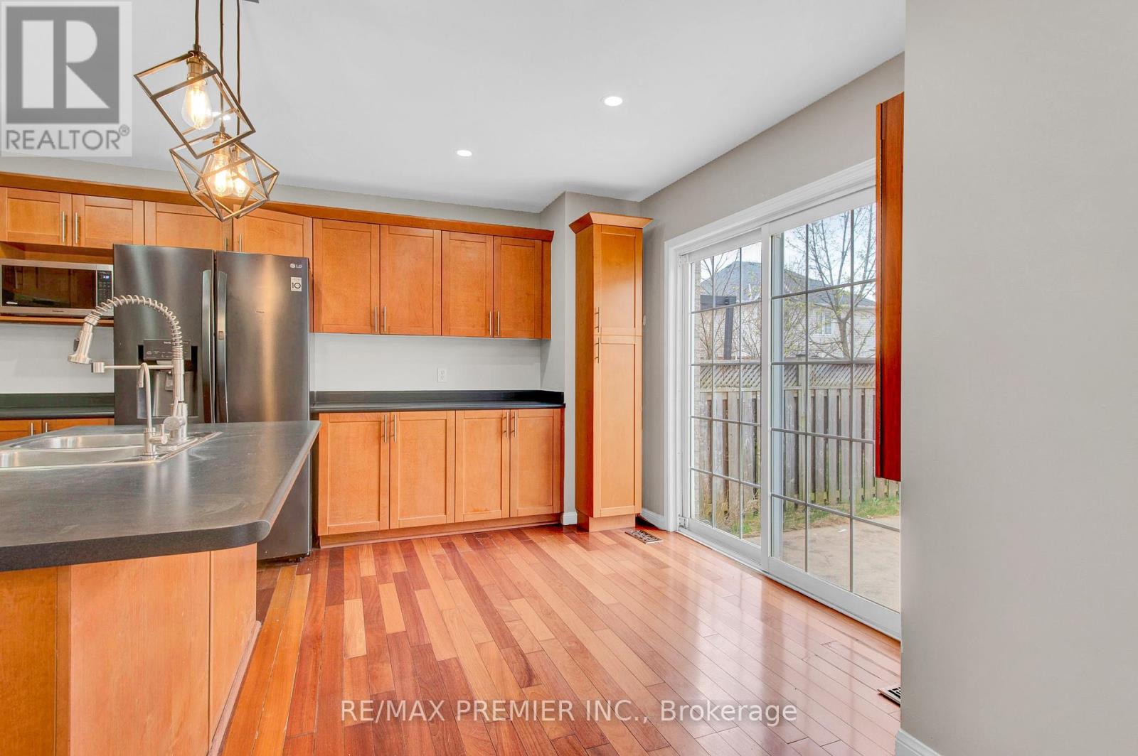 Photo 12 of 215 Garth Massey Drive, Cambridge ON
