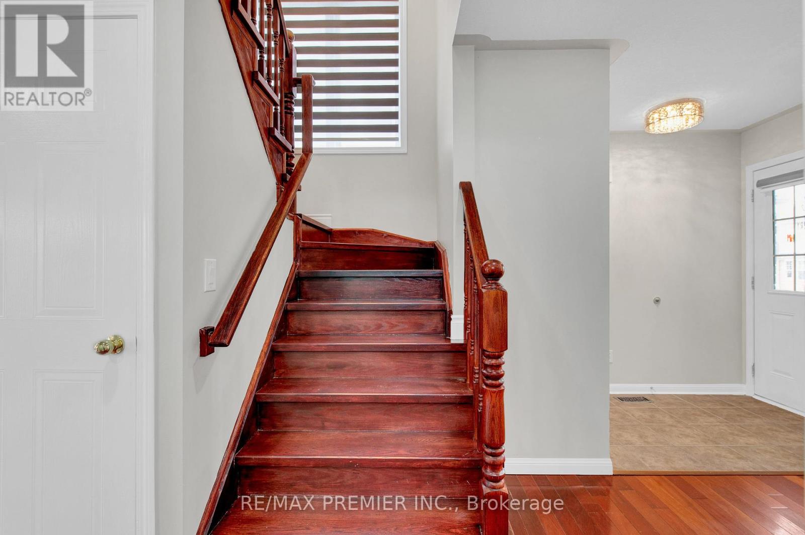 Photo 11 of 215 Garth Massey Drive, Cambridge ON