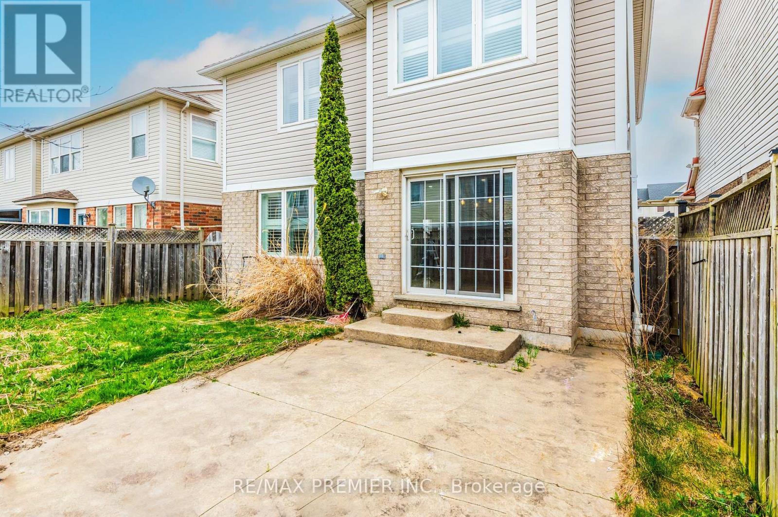 Photo 15 of 215 Garth Massey Drive, Cambridge ON