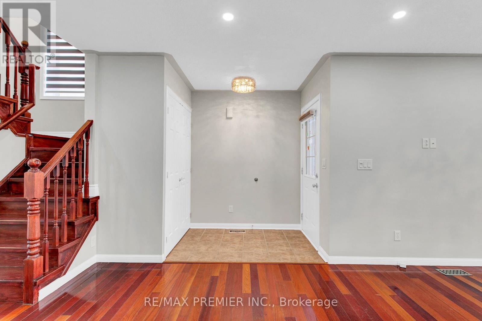 Photo 23 of 215 Garth Massey Drive, Cambridge ON