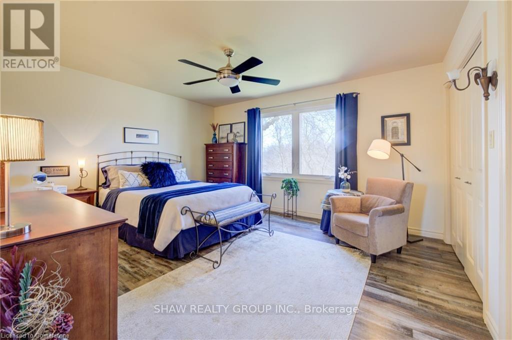 Photo 25 of 1276 Swan Street, North Dumfries ON