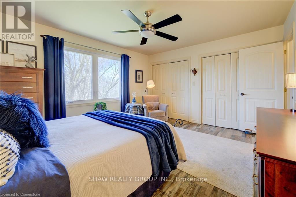 Photo 26 of 1276 Swan Street, North Dumfries ON