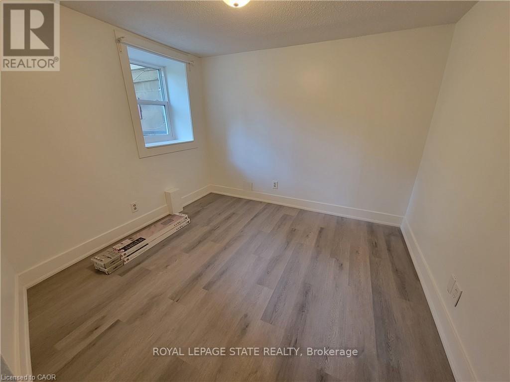 Photo 3 of Lower 98 West Avenue N, Hamilton ON