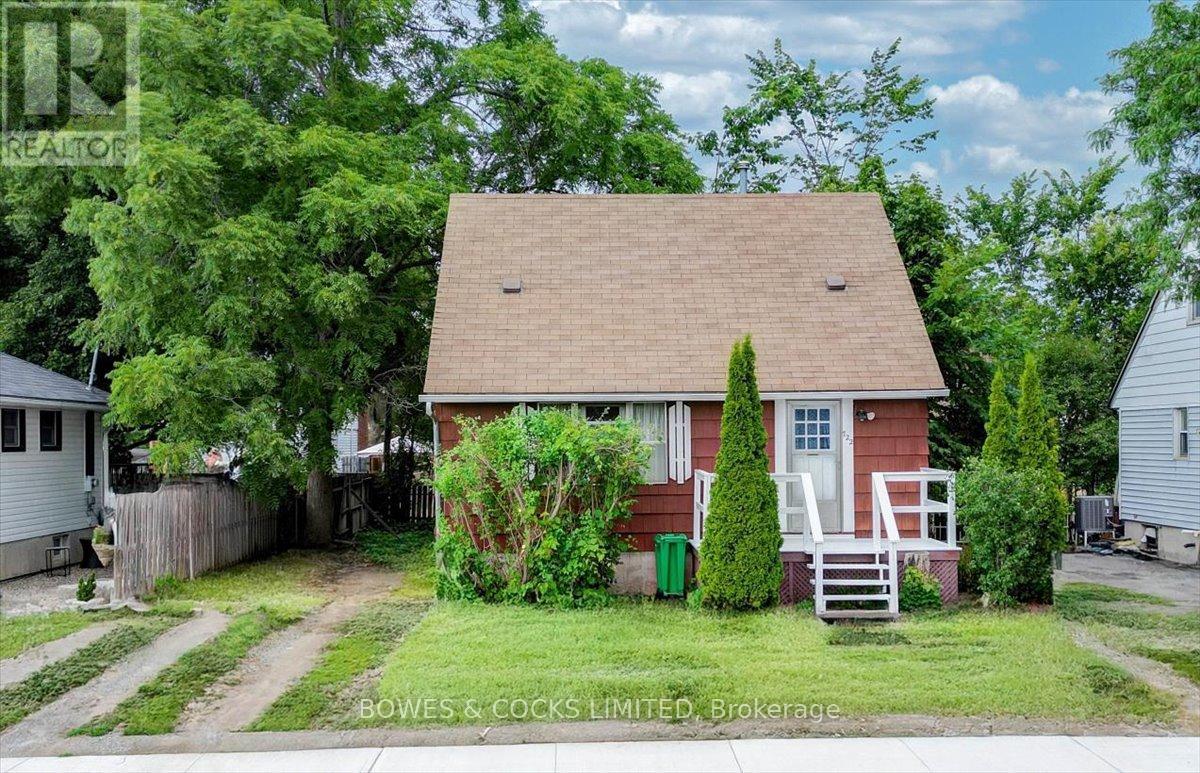 Photo 1 of 722 Gillespie Avenue, Peterborough ON