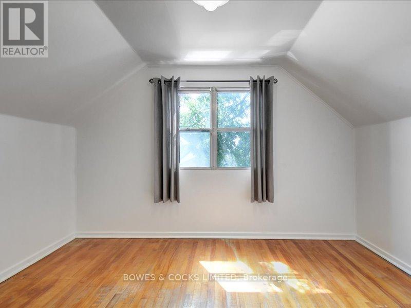 Photo 11 of 722 Gillespie Avenue, Peterborough ON