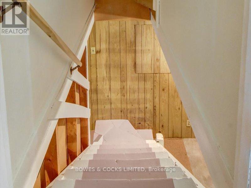Photo 15 of 722 Gillespie Avenue, Peterborough ON