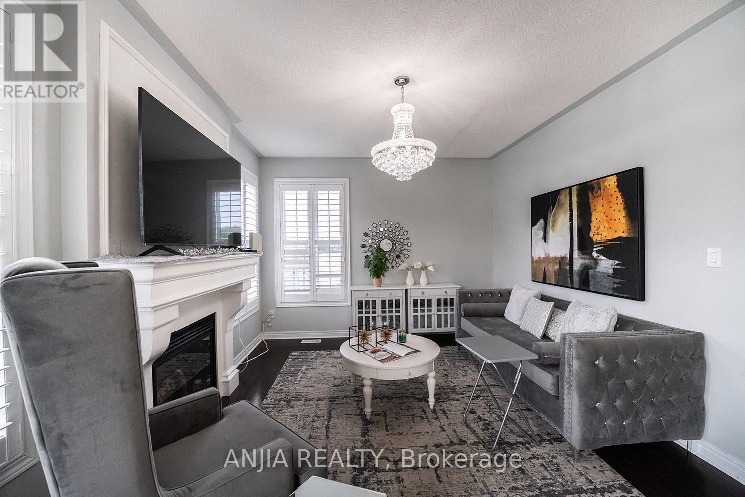 Photo 14 of 68 Lucida Court, Whitchurchstouffville ON