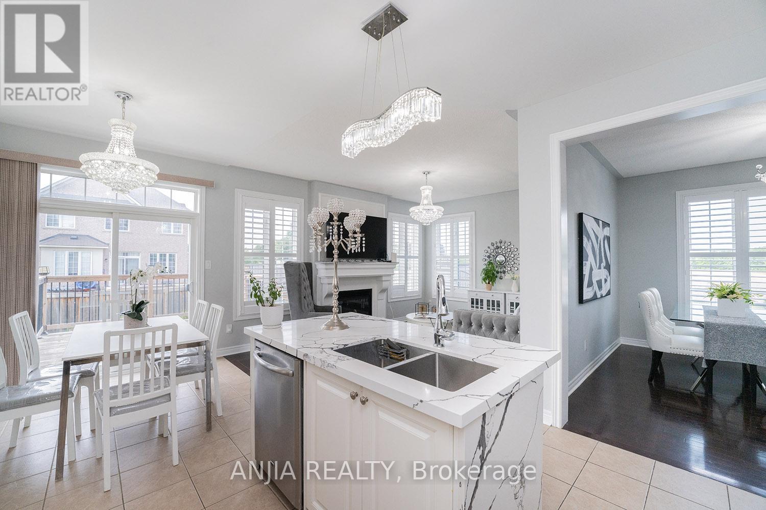 Photo 18 of 68 Lucida Court, Whitchurchstouffville ON