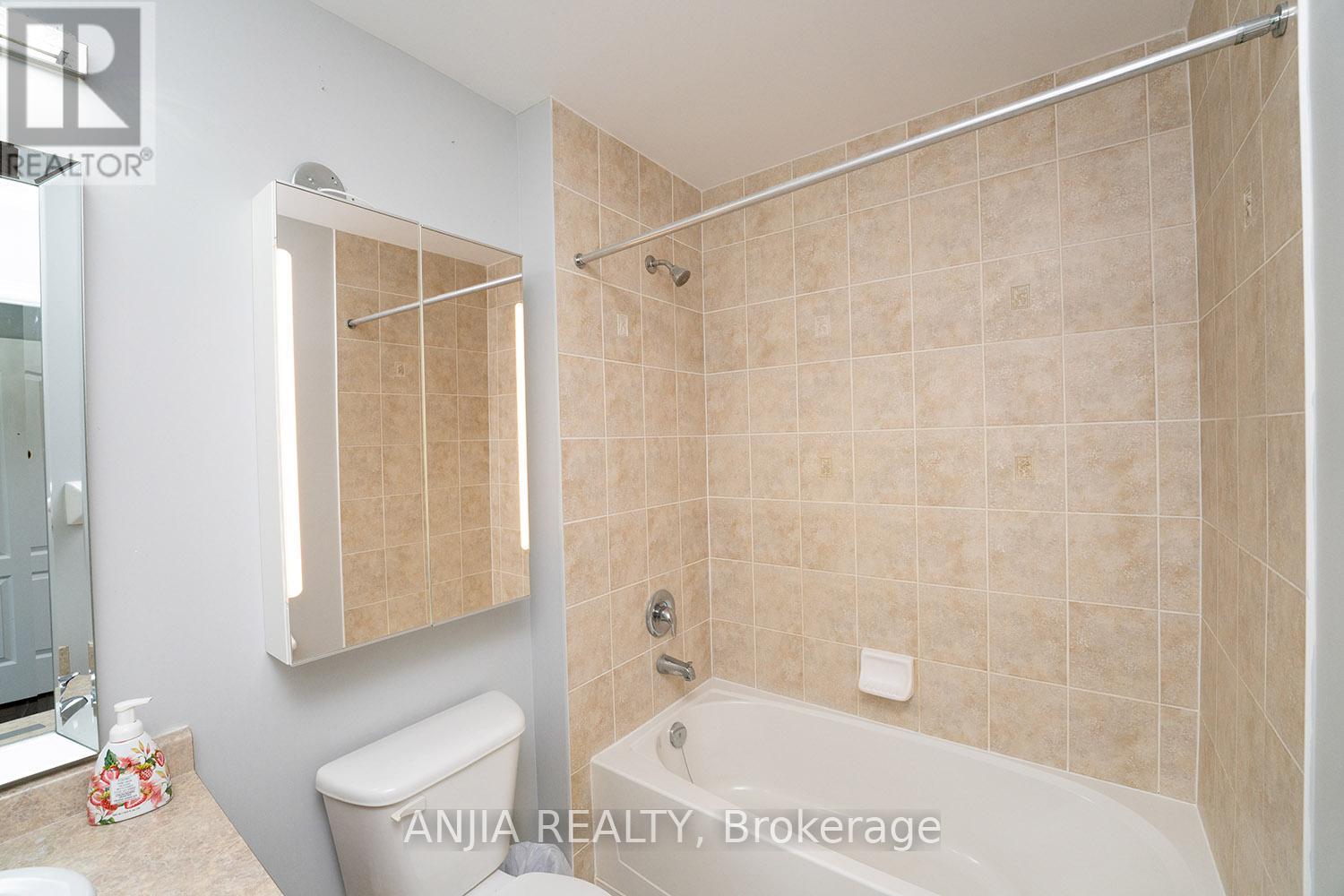 Photo 29 of 68 Lucida Court, Whitchurchstouffville ON