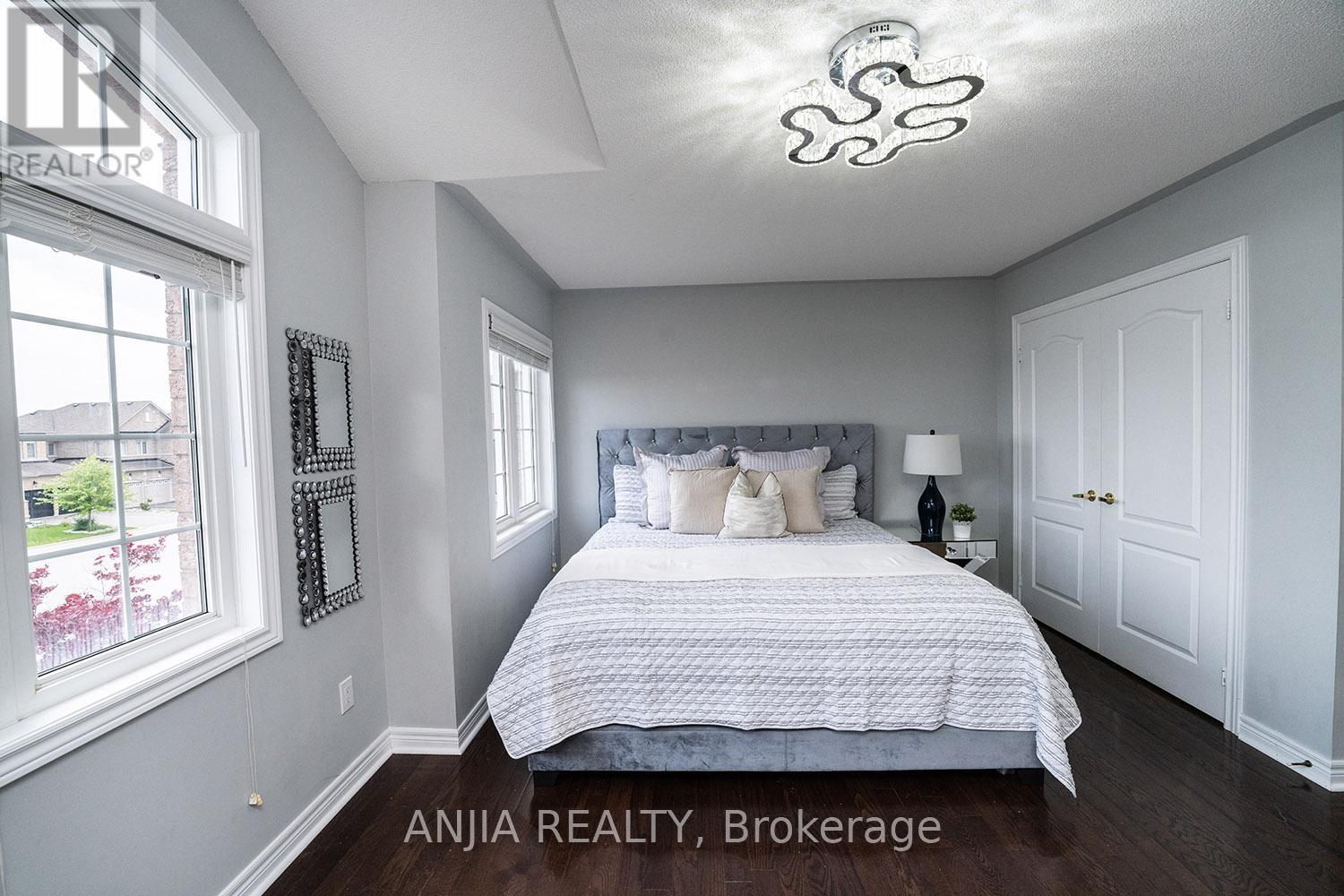 Photo 30 of 68 Lucida Court, Whitchurchstouffville ON