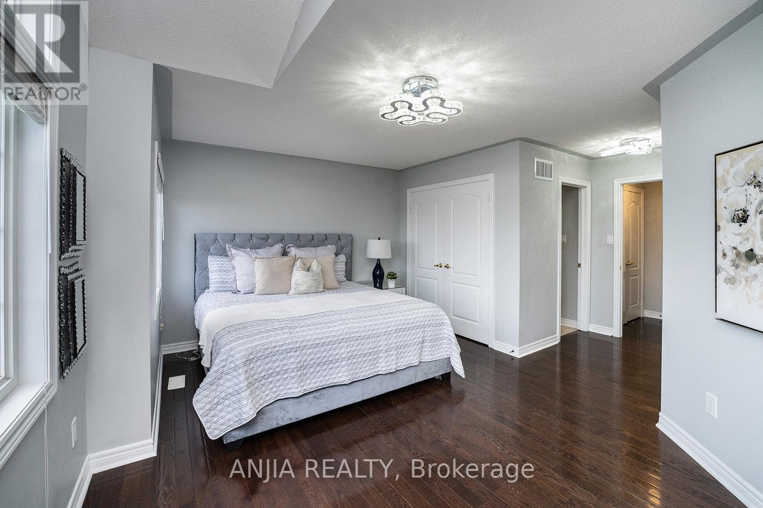 Photo 31 of 68 Lucida Court, Whitchurchstouffville ON