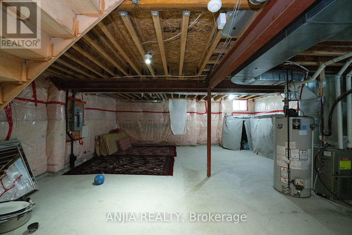 Photo 35 of 68 Lucida Court, Whitchurchstouffville ON