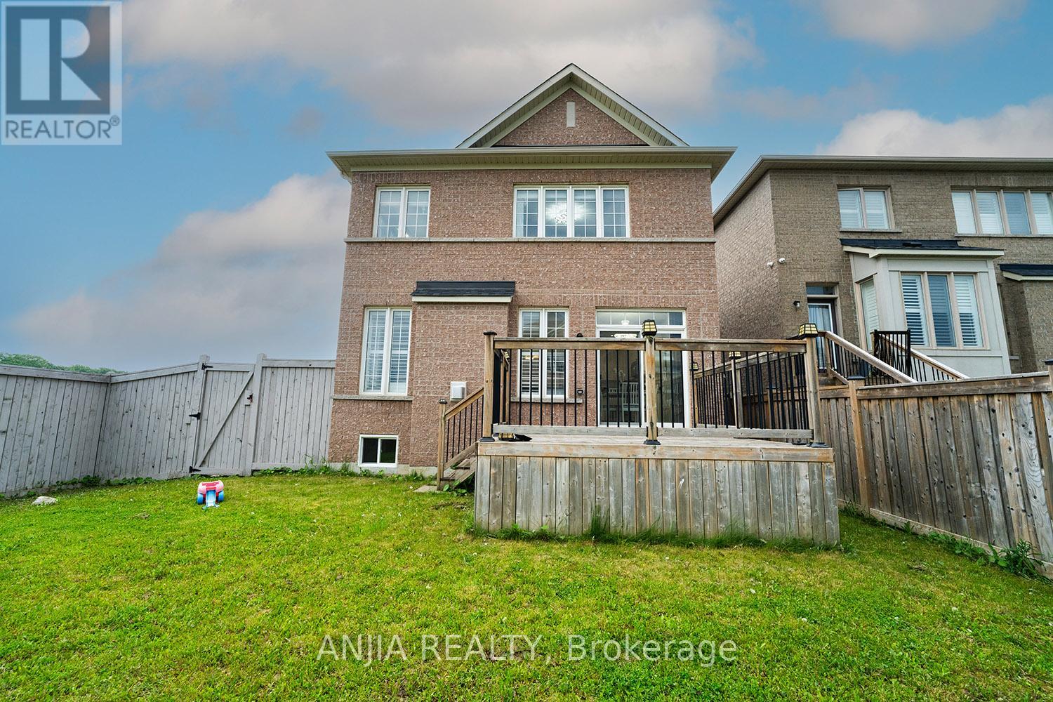 Photo 36 of 68 Lucida Court, Whitchurchstouffville ON