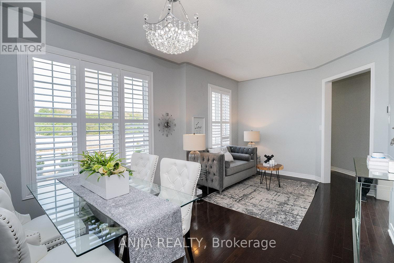 Photo 5 of 68 Lucida Court, Whitchurchstouffville ON