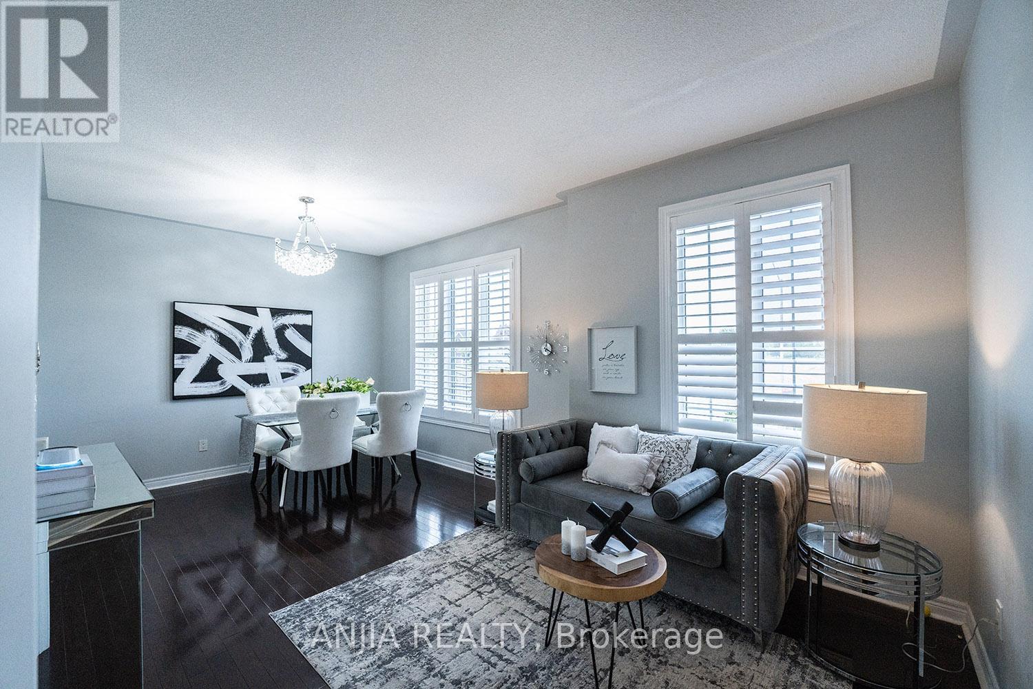 Photo 9 of 68 Lucida Court, Whitchurchstouffville ON