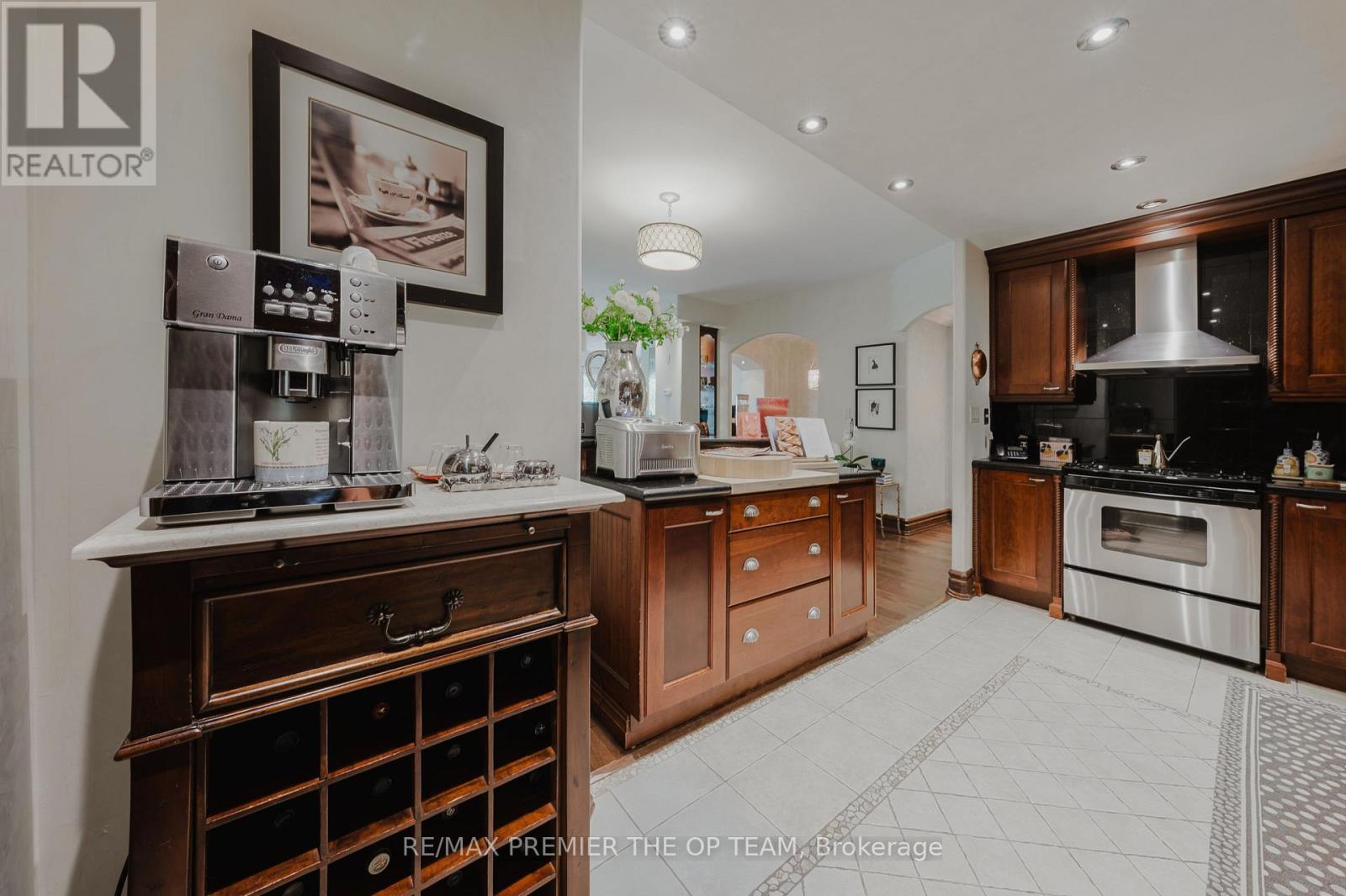 Photo 4 of 321 121 Woodbridge Avenue, Vaughan ON